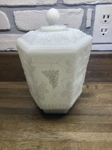 Vintage Milk Glass Large Canister Anchor Hocking Fire King Grapes - Picture 1 of 4