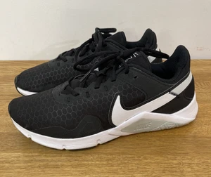 Nike Legend Essential 2 – schwarz/weiß Größe 6 UK - Bild 1 von 15