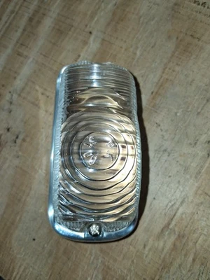 Lente marcador/sinal de seta frontal esquerda Renault Dauphine - Imagem 1 de 4