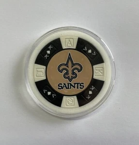NEW ORLEANS SAINTS FUSSBALL Poker Chip GOLFBALL MARKER KARTENSCHUTZ GEKAPSELT - Bild 1 von 1