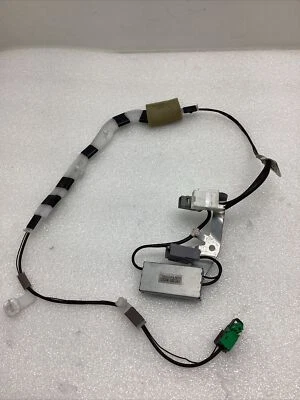 Amplificador de antena Toyota Prius 2016-2019 OEM 86101-0601 Foto 1 de 4