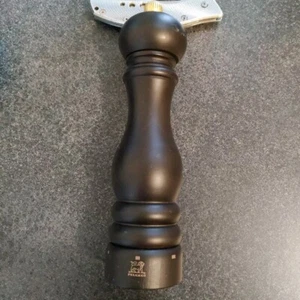 NEW! Peugeot Paris u'Select Chocolate Salt Mill 7" New With Tag - Picture 1 of 2