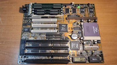 Jetway J-656VXB rev 2 + Pentium 133MHz + 16Mb Ram EDO - Image 1 of 4