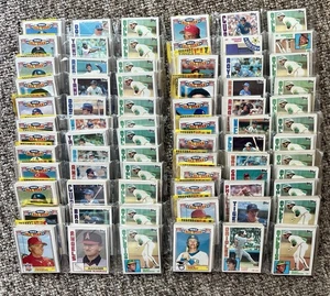 Paquete de rack de béisbol Topps 1984 caja 24 paquetes todos con Rickey Henderson en la parte superior. - Imagen 1 de 3
