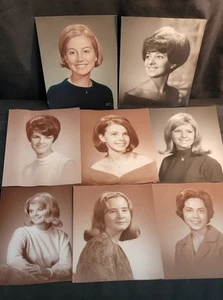 8 Foto De Colección Era 1970 Mujer Joven Adolescente Escuela Secundaria Senior Retrato Estilo Moda - Imagen 1 de 9