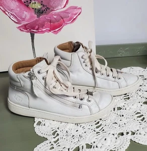 UGG - Top alto de cuero blanco con cordones talla 5,5 cremallera accesible sensorial amigable - Imagen 1 de 5