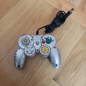 Gamestop Madcatz 5616 Gamecube Controller Silver - Picture 1 of 3