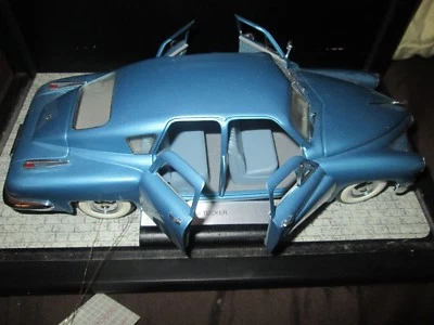 FRANKLIN MINT 1948 TUCKER DIECAST RARE 1:24 SCALE w/display case - Image 1 of 4