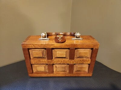 Cartera de Madera, Moderna Mediados de Siglo Vintage, Monedero Tallado Geométrico Foto 1 de 4