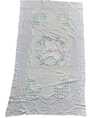 Vtg. Chenille Lightweight Teddy Bear Crib Bedspread Baby Blanket 39x67 in Cream - Image 1 of 4