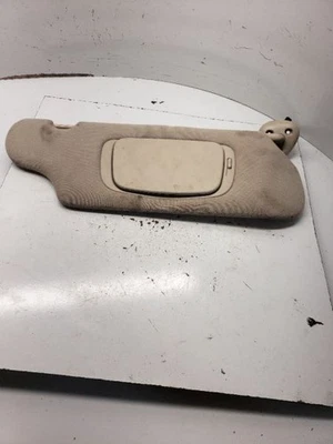 Parasol de pasajero Thru 31/11/03 con iluminación se adapta a 04 SABLE 1110566 Foto 1 de 4