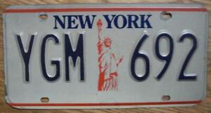 SINGLE NEW YORK LICENSE PLATE - 1986 - YGM 692 - Statue of Liberty