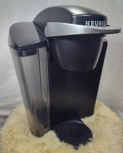 KEURIG CAFETERA INDIVIDUAL SERVICIO K50 K-CLASSIC K-CUP POD CAFETERA - NEGRA - Imagen 1 de 19