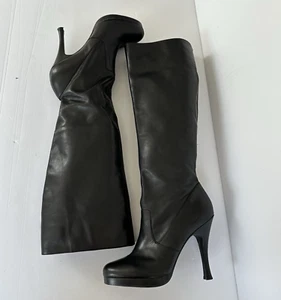 BCBGGeneration BG-DISHY Leather Boots 7B Black High Heel Knee Height Witchy Goth - Picture 1 of 15