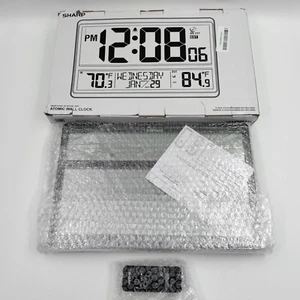 Reloj atómico Sharp - ¡Nunca necesita ajuste! -Fácil de leer números de 4", negro - NUEVO - Imagen 1 de 4