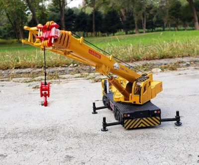 1/55 KDW Machinery Lift Crane Truck Construction Equipment Diecase Model - Image 1 of 4