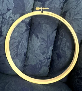 Wooden 8" Diameter Embroidery/ Darning/ Sewing/ Needlepoint Hoop - Picture 1 of 2