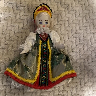 Muñeca niña marioneta mediana en traje tradicional ruso pelo rubio cerámica 7" t Foto 1 de 4