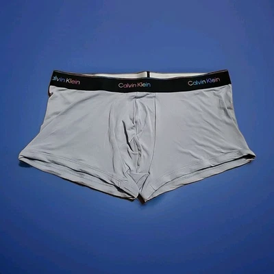 GRANDE Calvin Klein Para Hombres Microfibra Elástica Orgullo Tiro Bajo Baúl Sleet Gris Foto 1 de 4
