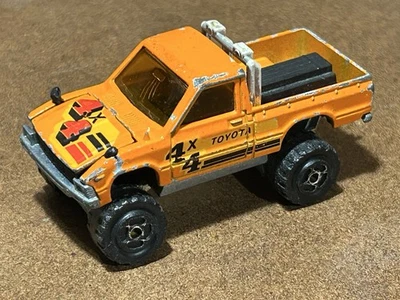 Camioneta pickup Majorette Toyota 4x4 naranja vintage  Foto 1 de 4
