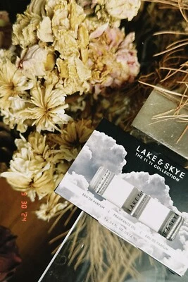 Lake & Skye 11 11 Collection Parfum Probe 2ml - 11 11 11, 11 11 Azure, 11 11 Öl - Bild 1 von 4