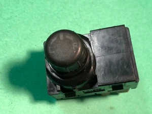 Nissan Infiniti Exterior Side Mirror Position Control Switch 010202 OEM Warranty - Picture 1 of 1