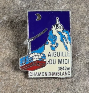 CHAMONIX MONT BLANC Ski Pin Aiguille Du Midi FRANCE Resort Souvenir Travel Lapel - Picture 1 of 3