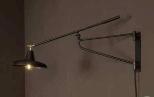 Lámpara de pared italiana de latón con brazo oscilante enchufe lámpara de par... - Imagen 1 de 7