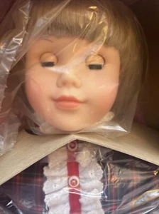 Muñeca Madame Alexander Jessica Vestido a Cuadros De Colección Ojos Dormidos/Caja Original - Imagen 1 de 6