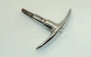 VW Käfer beetle bug orig. 113823565 Haubengriff T-Griff hood handle opener - Bild 1 von 1