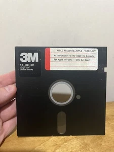 Vintage Apple IIe Computer Backup Introduction To The IIe DOS 3.3 5.25” Floppy - Picture 1 of 4