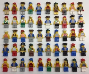 5 LEGO PIRATEN MINIFIGUREN KONVOLUT Piraten zufällige Bulk Figuren mit 5 Zubehörteilen - Bild 1 von 2