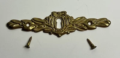 One LG NOS Largo Latón Fundido Puerta Cajón Muebles Cerradura Escudo Placa Cubierta Foto 1 de 4