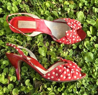 Tacones peeptoe vintage Sesto Meucci con lazo rojo lunadote para mujer 7B Foto 1 de 4