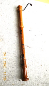 Flauta baja Küng Suiza con soporte para pulgar y tubo de soplado - Imagen 1 de 12