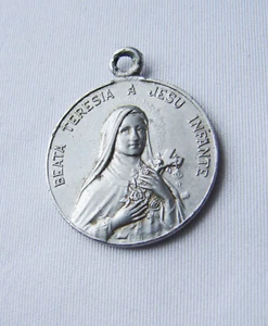 Vintage St Therese of Lisieux / the Child Jesus Medal / Charm - Bild 1 von 2