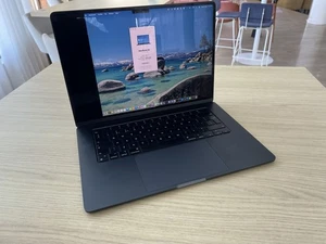 Apple MacBook Air A2941 15.3” M2 8GB 512GB | Damaged Screen | NO RESERVE | WORKS - Picture 1 of 10