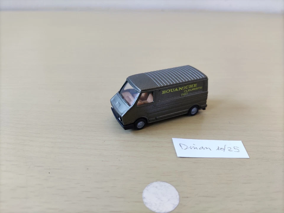 PRALINÉ, FIAT 242 BOUANICHE FLEURISTE PARIS 1/87e - Photo 1/2