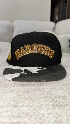 Seattle Mariners Kingdome White Camo Fitted 7 3/8 Used - Image 1 of 4