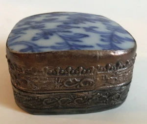 VINTAGE ~ CHINESE BLUE CERAMIC SHARD SILVER TRINKET BOX ~ - Picture 1 of 8