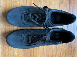 Oxfords SAS 9.5 delgados para mujer caminar fáciles de cuero nobuck con cordones - Nuevo con caja negro $189 - Imagen 1 de 12