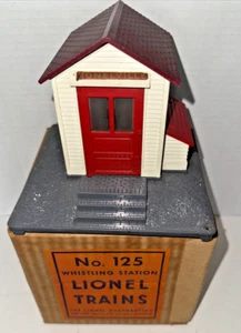 LIONEL POSTWAR O GAUGE #125 LIONELVILLE WHISTLE STATION BUILDING OB - Picture 1 of 8