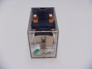 Omron MY2N 24 VDC Relay - Picture 1 of 3