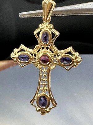 Cruz grande única cabujón granate e iolita oro 14k 0,75 quilates. Difícil de encontrar Foto 1 de 4