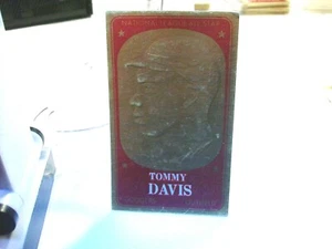 1965 Topps Golden Embossed All-Stars #49 - Tommy Davis - LA Dodgers 65-124 - Picture 1 of 2