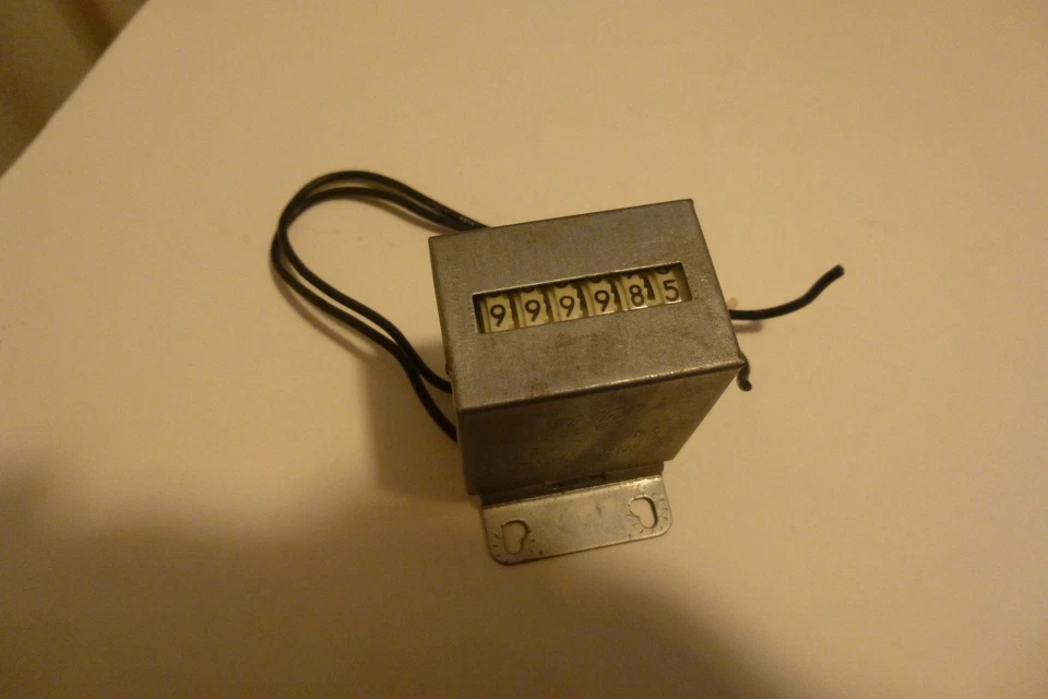 ENM 24 volt DC totalizing counter - E2B65D  - Image 1 of 4