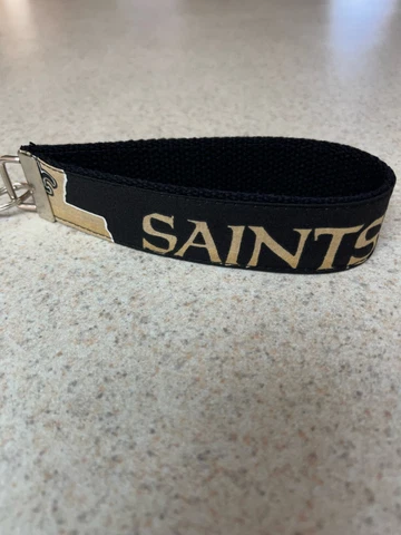 Key Ring Fob - Wristlet Style - New Orleans Saints on Black - NFL  - NEW Cover