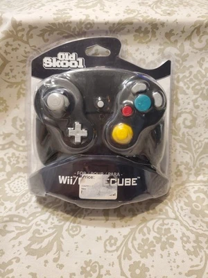 Old Skool Gamecube/Wii Compatible Controller - Black NIP .  K9 - Image 1 of 2