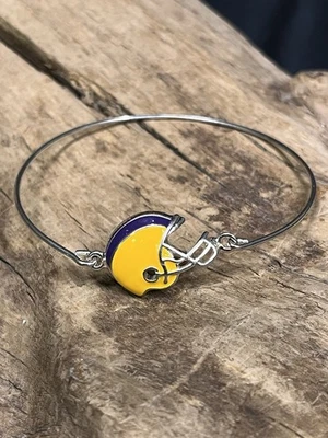 紫色和金色 8 英寸银色美式橄榄球头盔手链 8 英寸 — 第 1/4 张图片