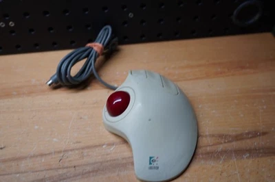 (Z) Logitech 804122-3000 T-CH11 5V 10mA PS/2 White TrackMan Marble 3 Button - Image 1 of 4